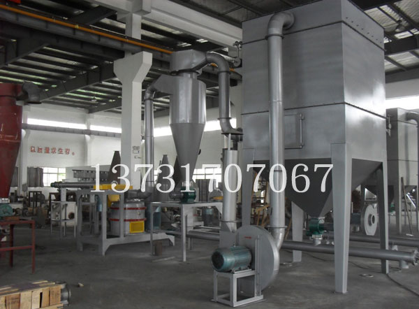 石墨機加工車間的布（bù）袋除塵器（qì）