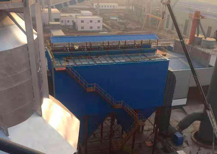內蒙古包頭球團豎爐(lú)布袋除塵(chén)器緊張施工中(zhōng) 內蒙古包頭球團豎爐布袋除塵器緊張施工中