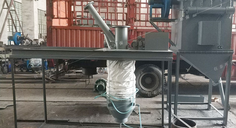 水泥裝入(rù)罐車自動化無塵(chén)操作 水(shuǐ)泥裝入罐車自動化無塵操作
